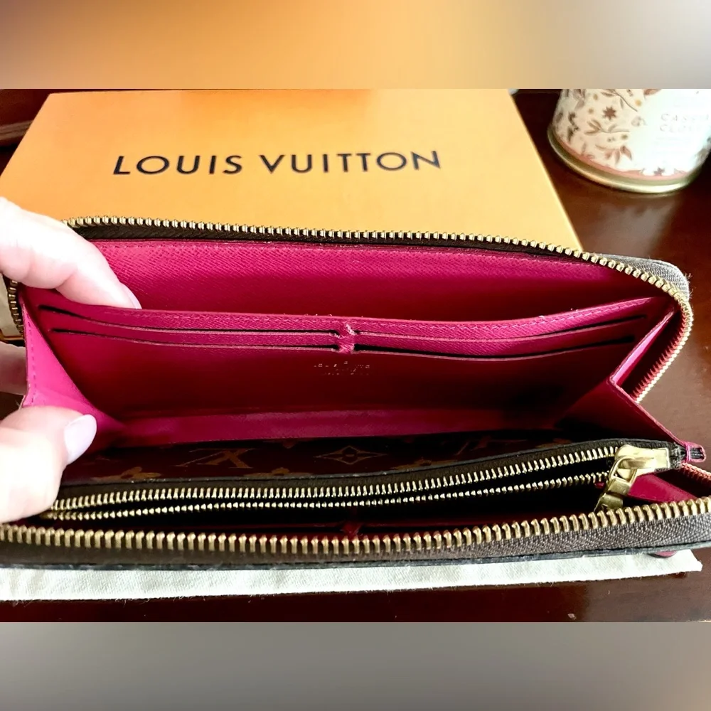 Louis Vuitton Clemence wallet blooming flowers Fuchsia 
EXCELLENT CONDITION - Picture 6 of 16